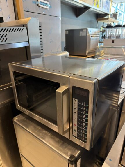 MICROWAVE MENUMASTER COMMERCIAL OVEN Used (2)
